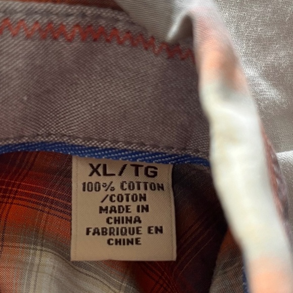 Long-Sleeved Tommy Bahama Cotton Button-down Shirt - Picture 4 of 4